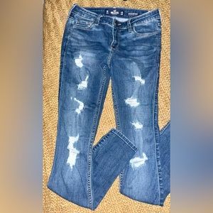 Hollister. MID-RISE Super Skinny.
Size 3R.